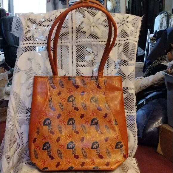 Fair Trade by Contigo leather tote - Picture 3 of 7